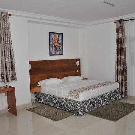 Rosalie'S Suites Lomé Kültér fotó