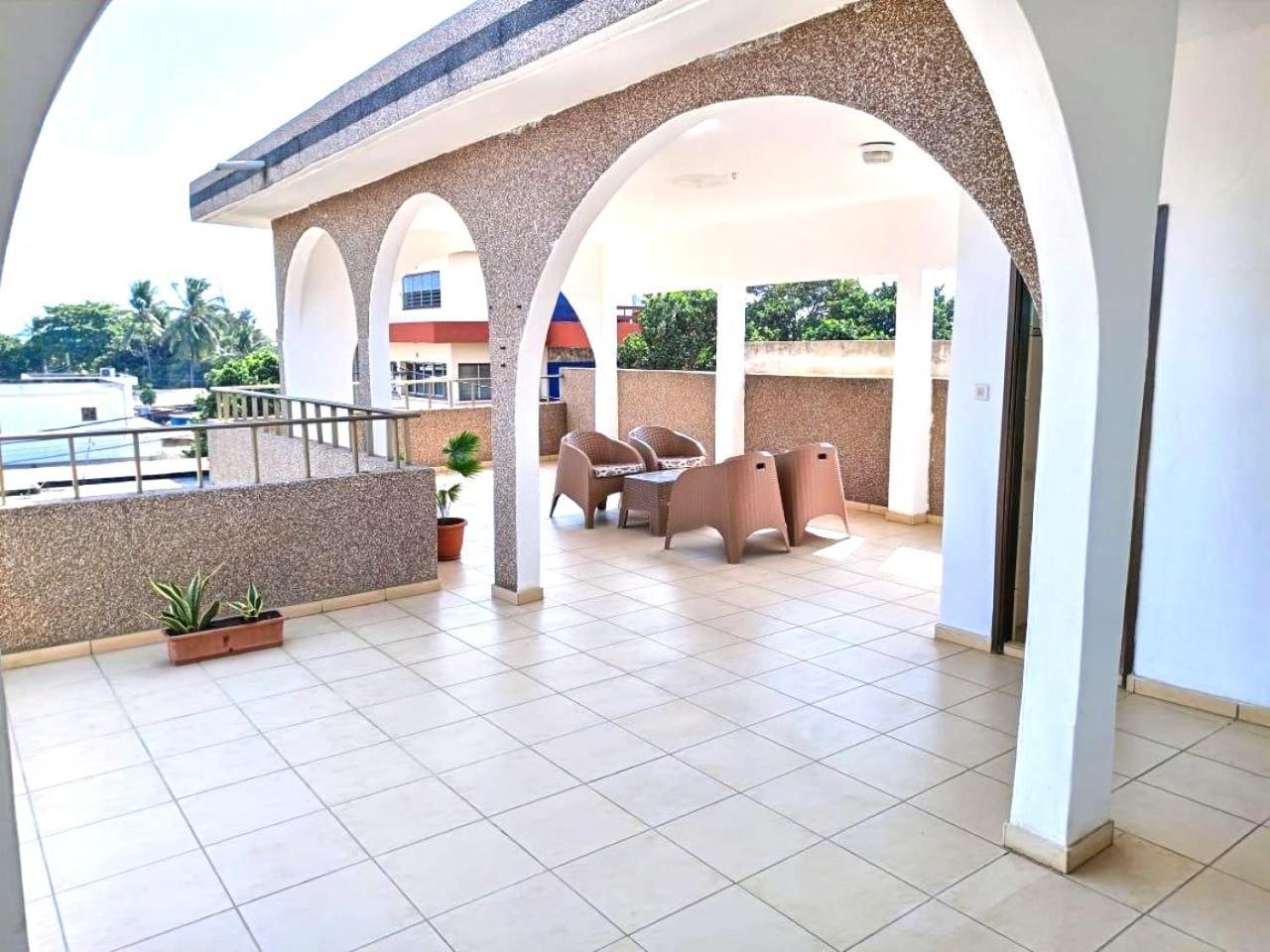 Rosalie'S Suites Lomé Kültér fotó