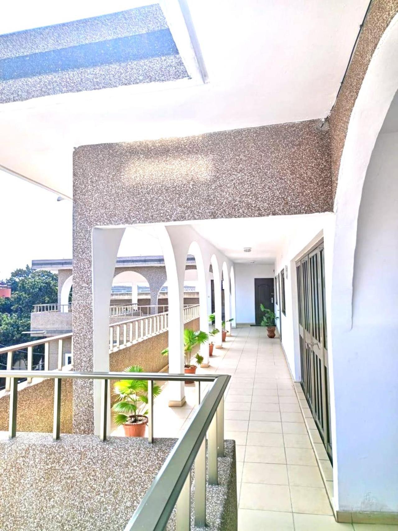 Rosalie'S Suites Lomé Kültér fotó